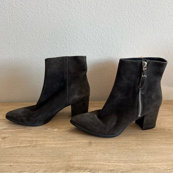 Like new! Michael Kors Gray Suede Dawson Ankle Booties - Picture 5 of 9